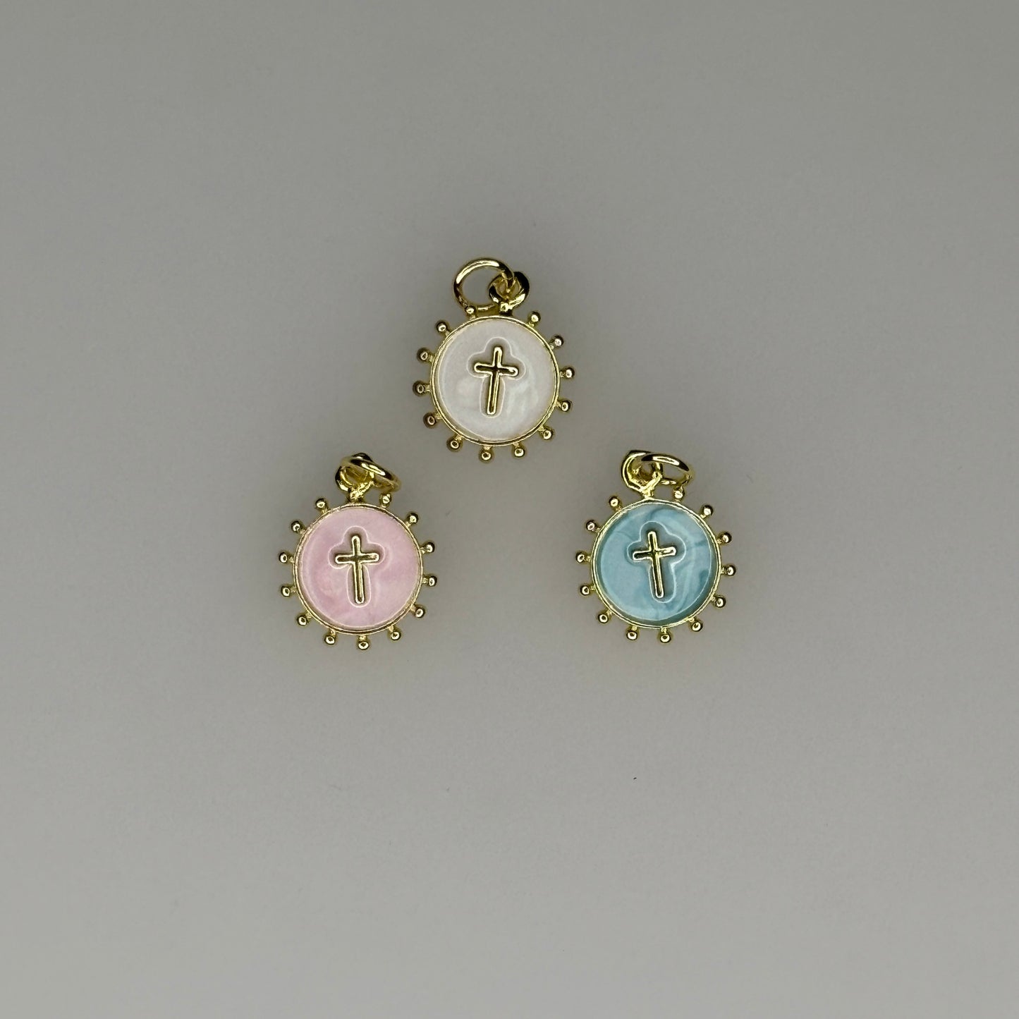 GOLD STUD ROUND CROSS CHARM PENDANT BLUE