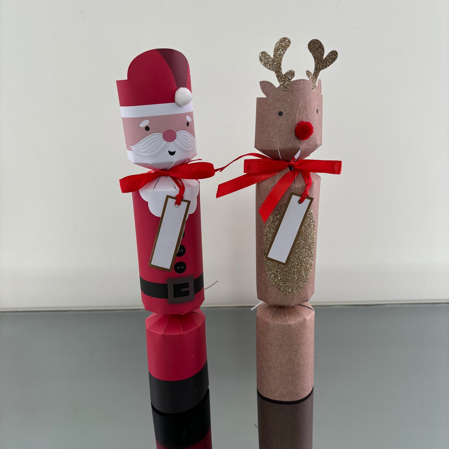 HARVEY & MASON SANTA & REINDEER SET OF 6 CHRISTMAS CRACKERS BOXED