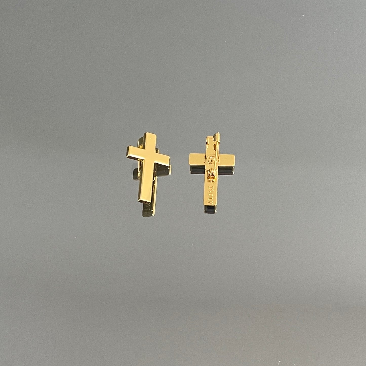 GOLD CROSS WITNESS PIN
