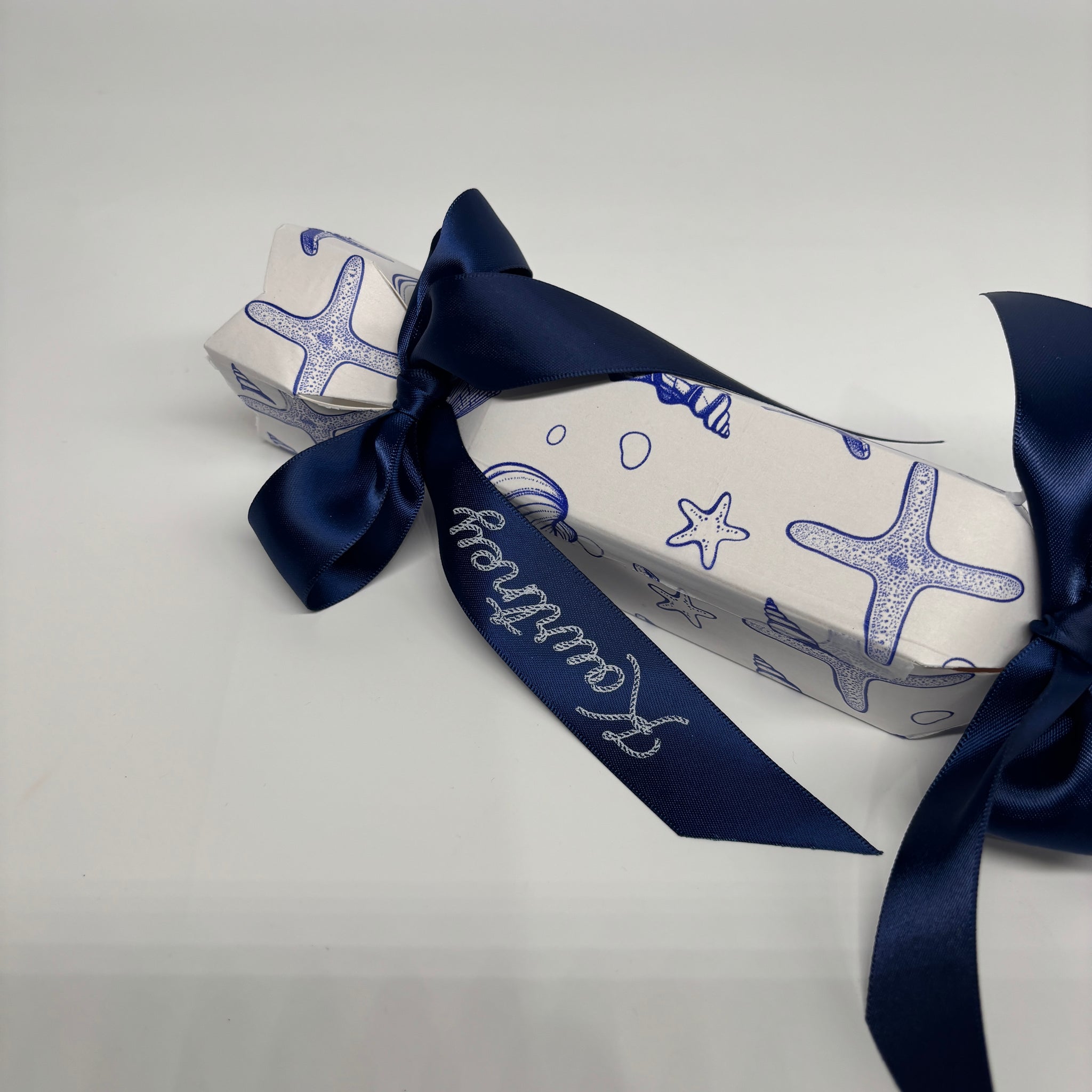 PERSONALISED CHRISTMAS CRACKERS SEA SHELLS