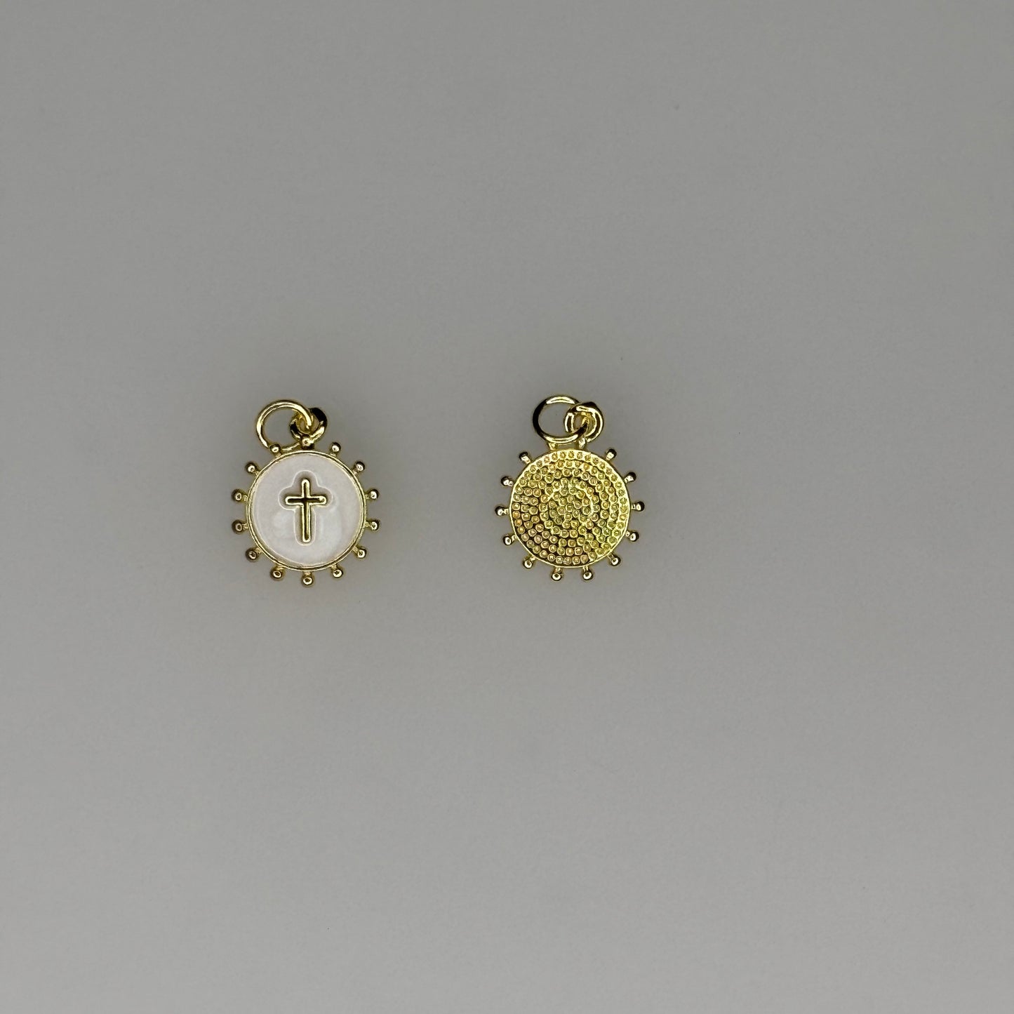 GOLD STUD ROUND CROSS CHARM PENDANT WHITE