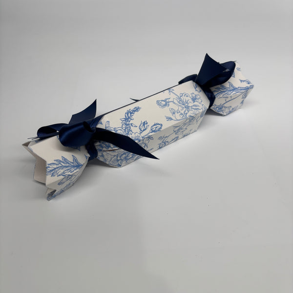 PERSONALISED CHRISTMAS CRACKERS BLUE & WHITE VINTAGE