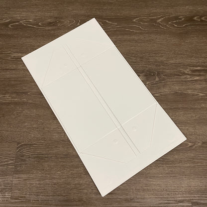 WHITE MAGNETIC CLOSURE WITH LEATHER TOP HANDLE GIFT BOX