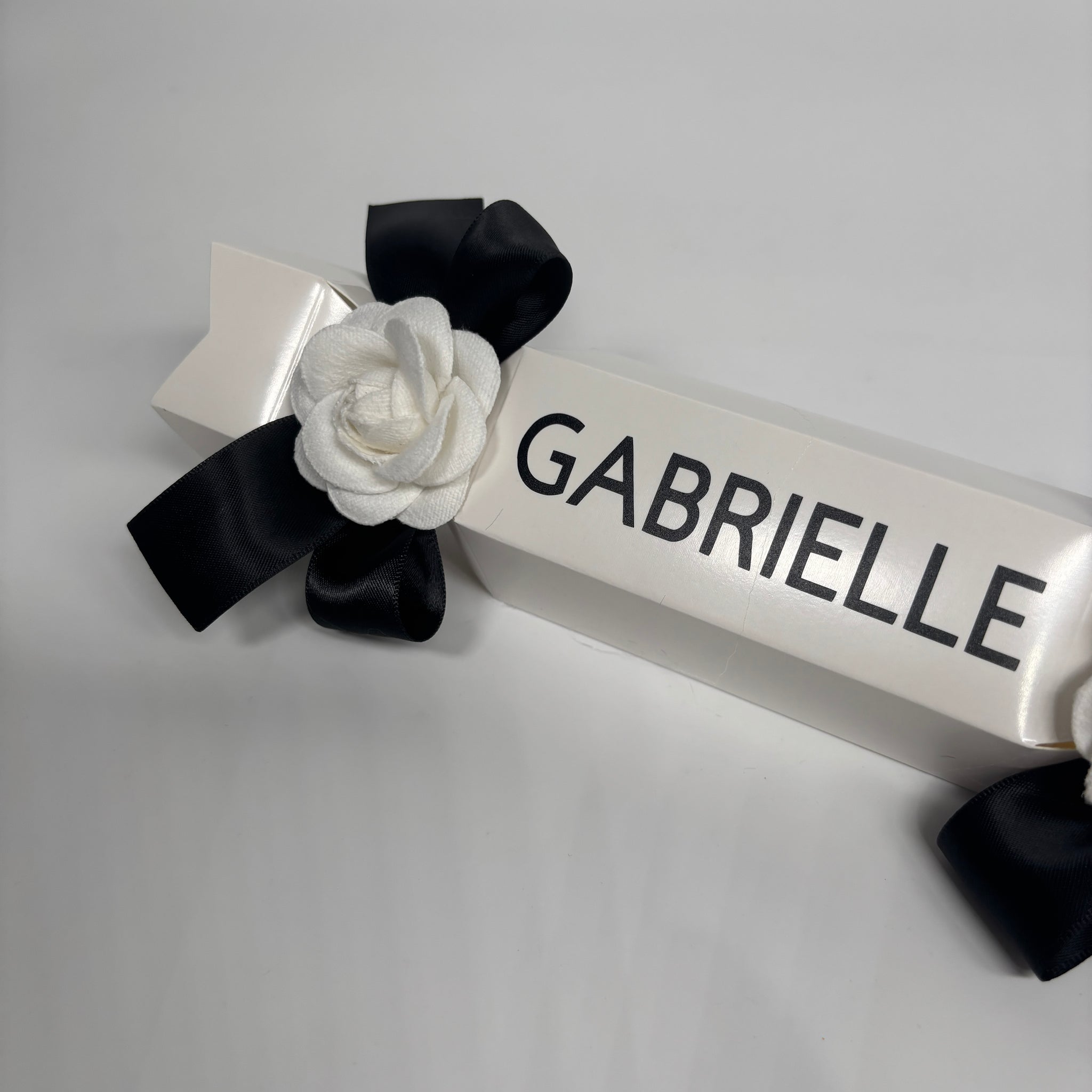 PERSONALISED CHRISTMAS CRACKERS BLACK & WHITE CAMELLIA