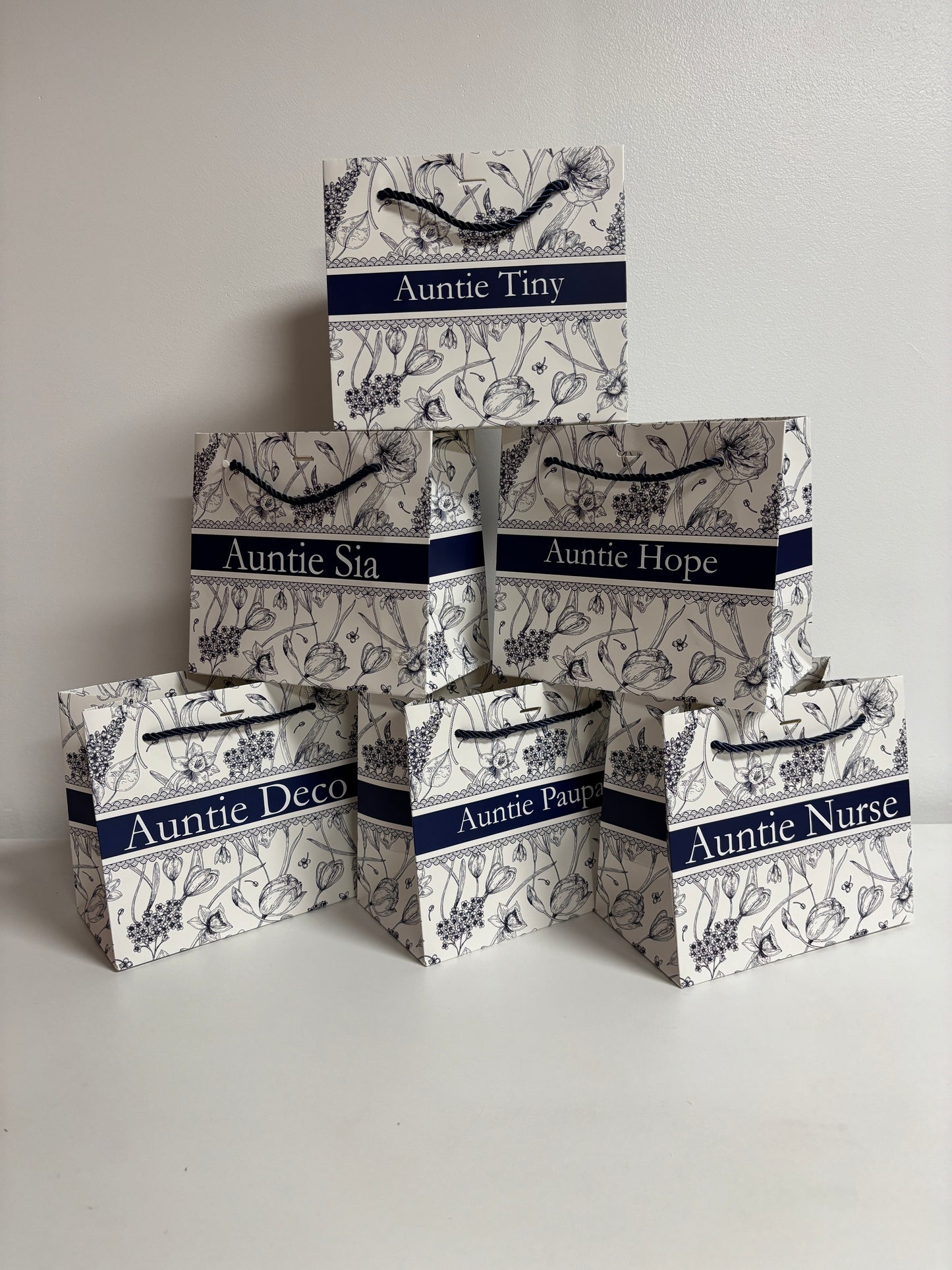 PERSONALISED NAVY & WHITE FLORAL GIFT BAG