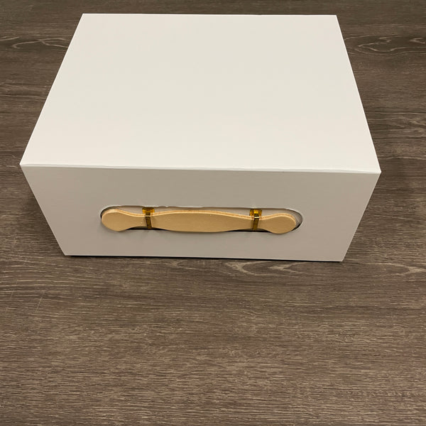 WHITE MAGNETIC CLOSURE WITH LEATHER TOP HANDLE GIFT BOX