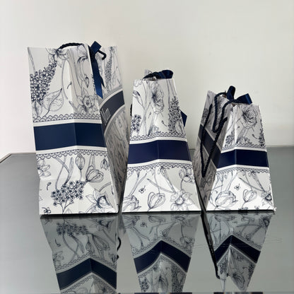 PERSONALISED NAVY & WHITE FLORAL GIFT BAG