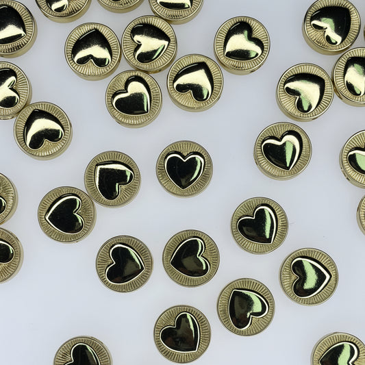 GOLD ROUND HEART CHARM PENDANT