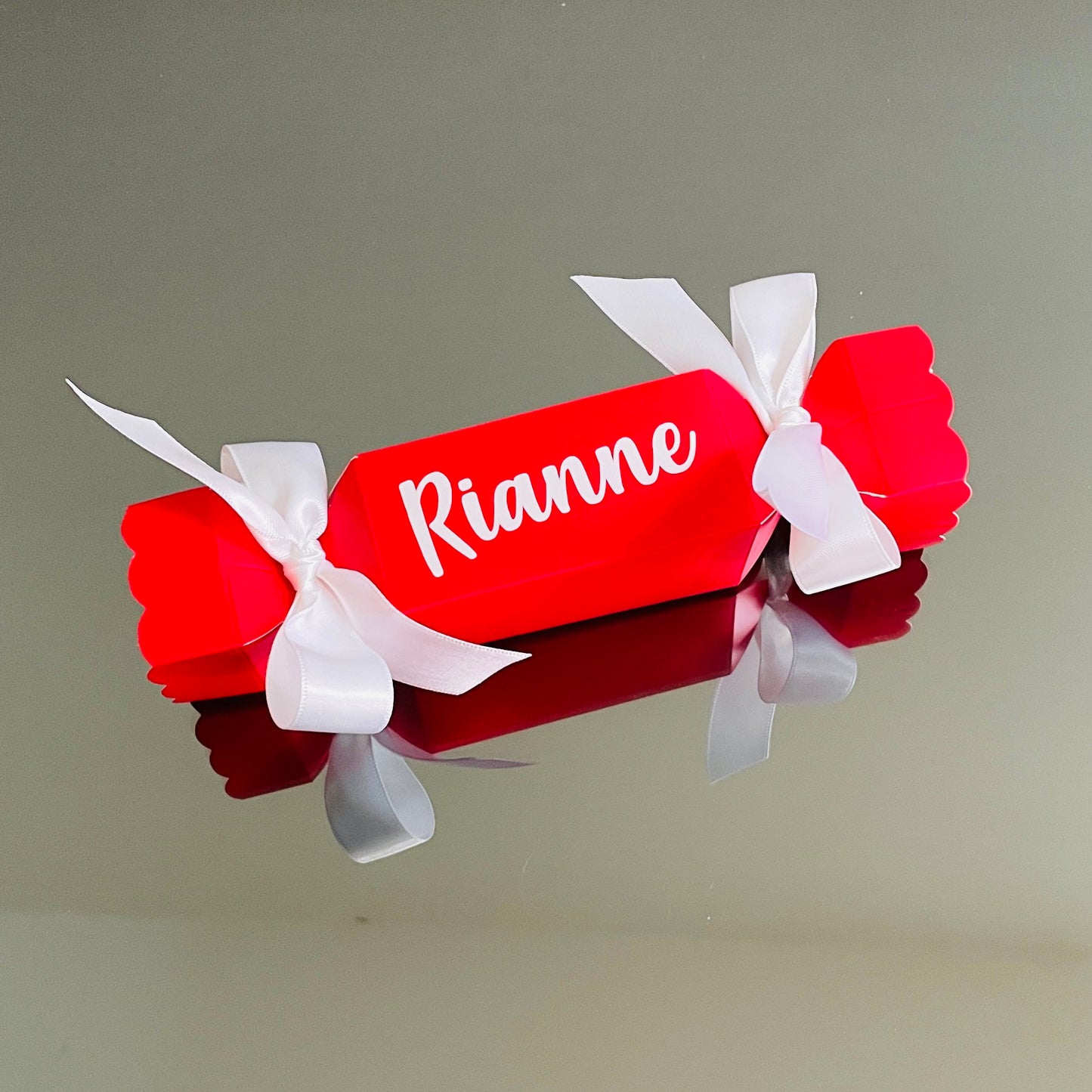 RED PERSONALISED CHRISTMAS CRACKER KIT
