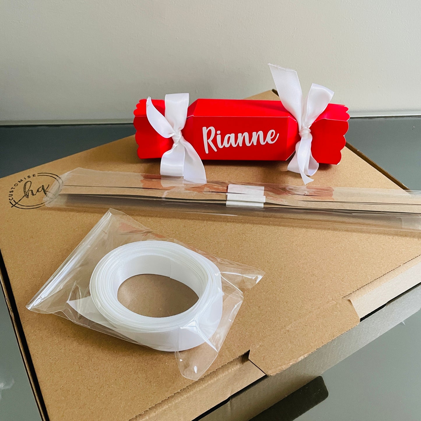 RED PERSONALISED CHRISTMAS CRACKER KIT