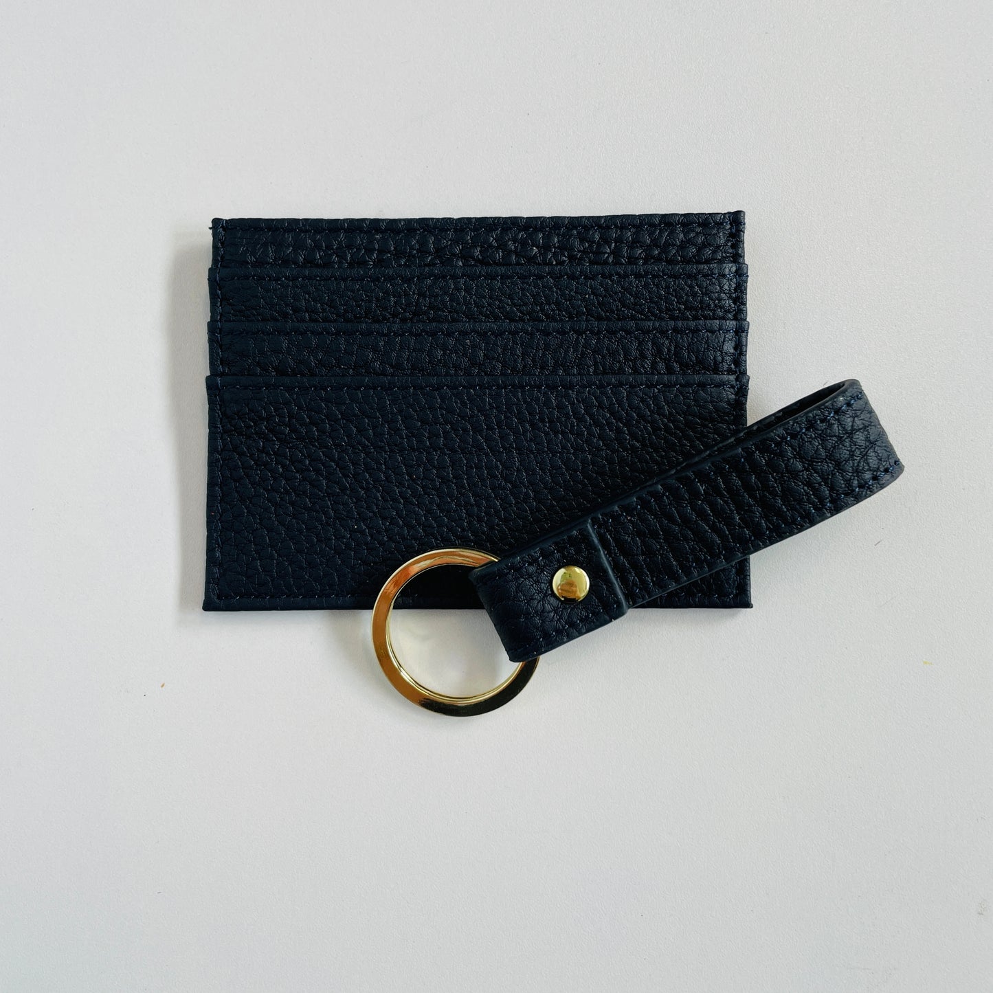 EMBOSSED PEBBLE LEATHER CARD HOLDER & KEY CHAIN SET
