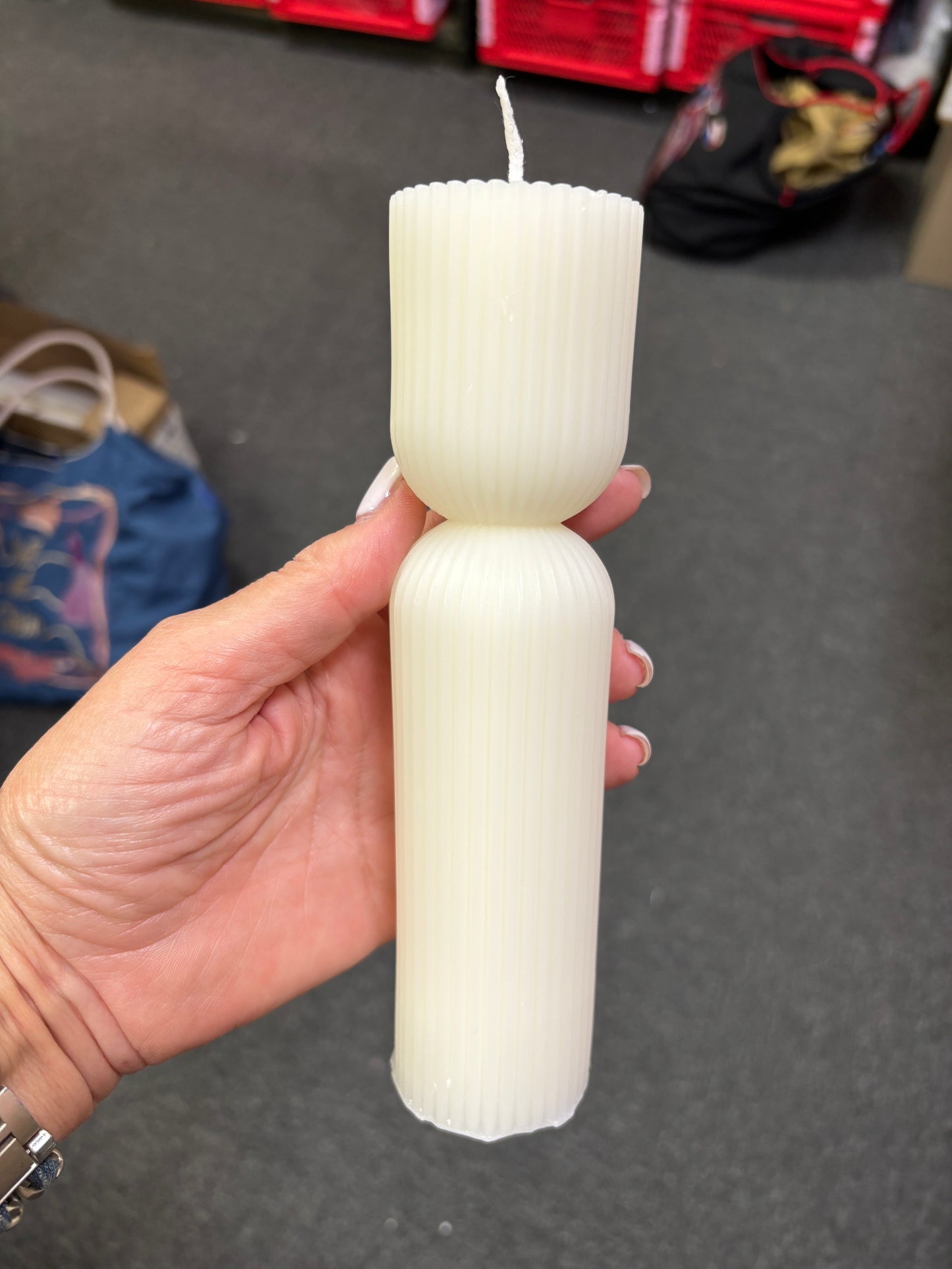 19cm HOURGLASS RIBBED PILLAR CANDLE