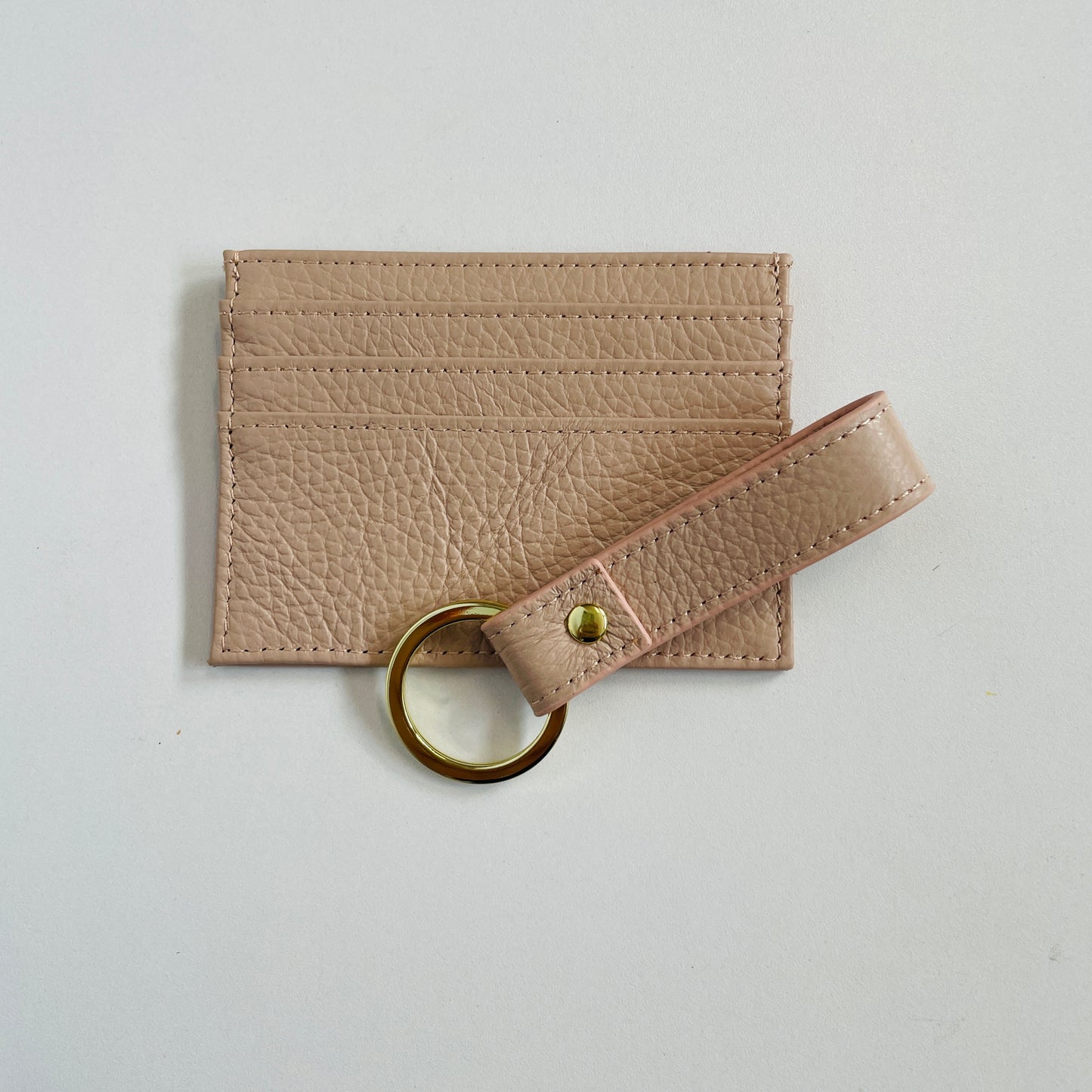 EMBOSSED PEBBLE LEATHER CARD HOLDER & KEY CHAIN SET