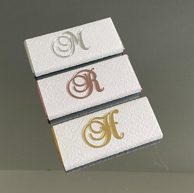 MINI CHOCOLATE BAR FAVOR WITH BAROQUE INITIAL PLAQUE