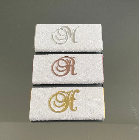 MINI CHOCOLATE BAR FAVOR WITH BAROQUE INITIAL PLAQUE