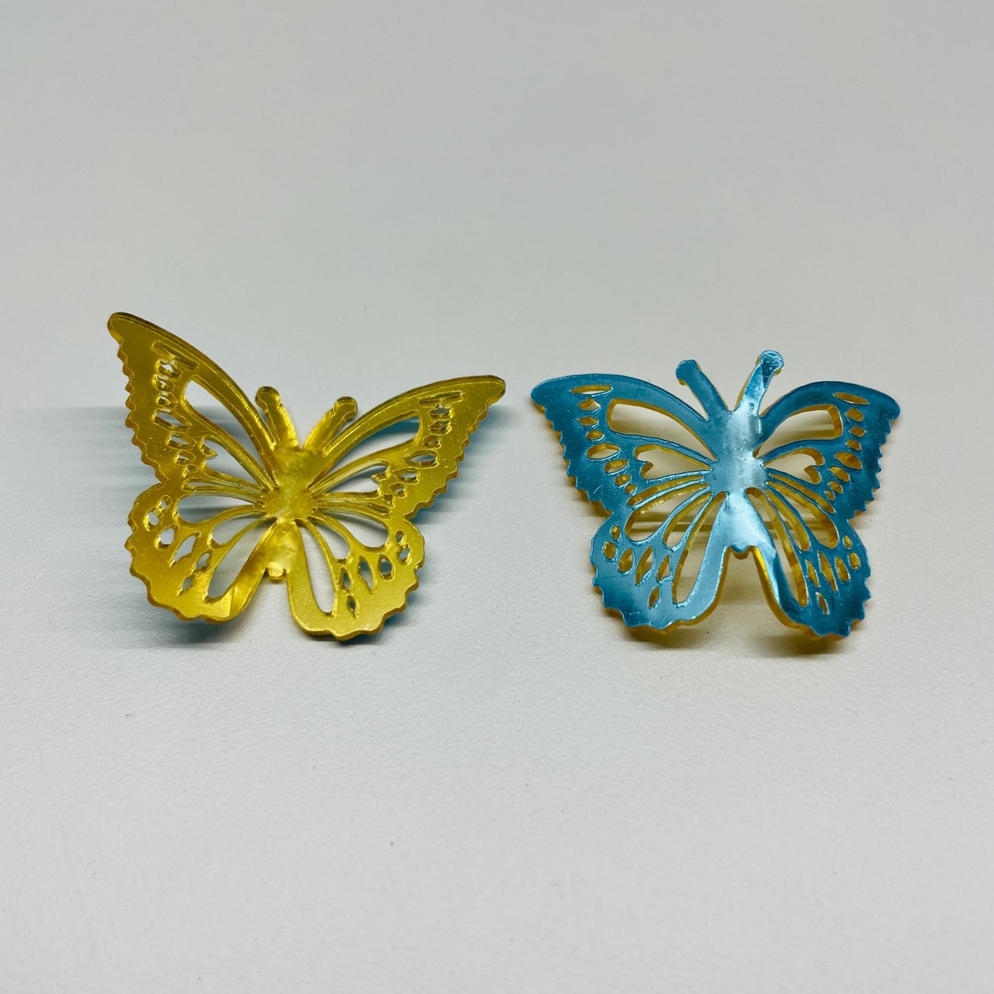 10 X GOLD ACRYLIC BUTTERFLY DECORATIONS