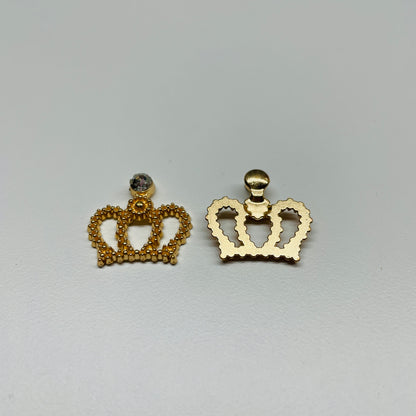 10 X GOLD DIAMANTÉ METAL CROWN CHARMS