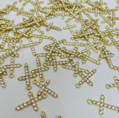 10 X DIAMANTÉ CROSS CHARMS