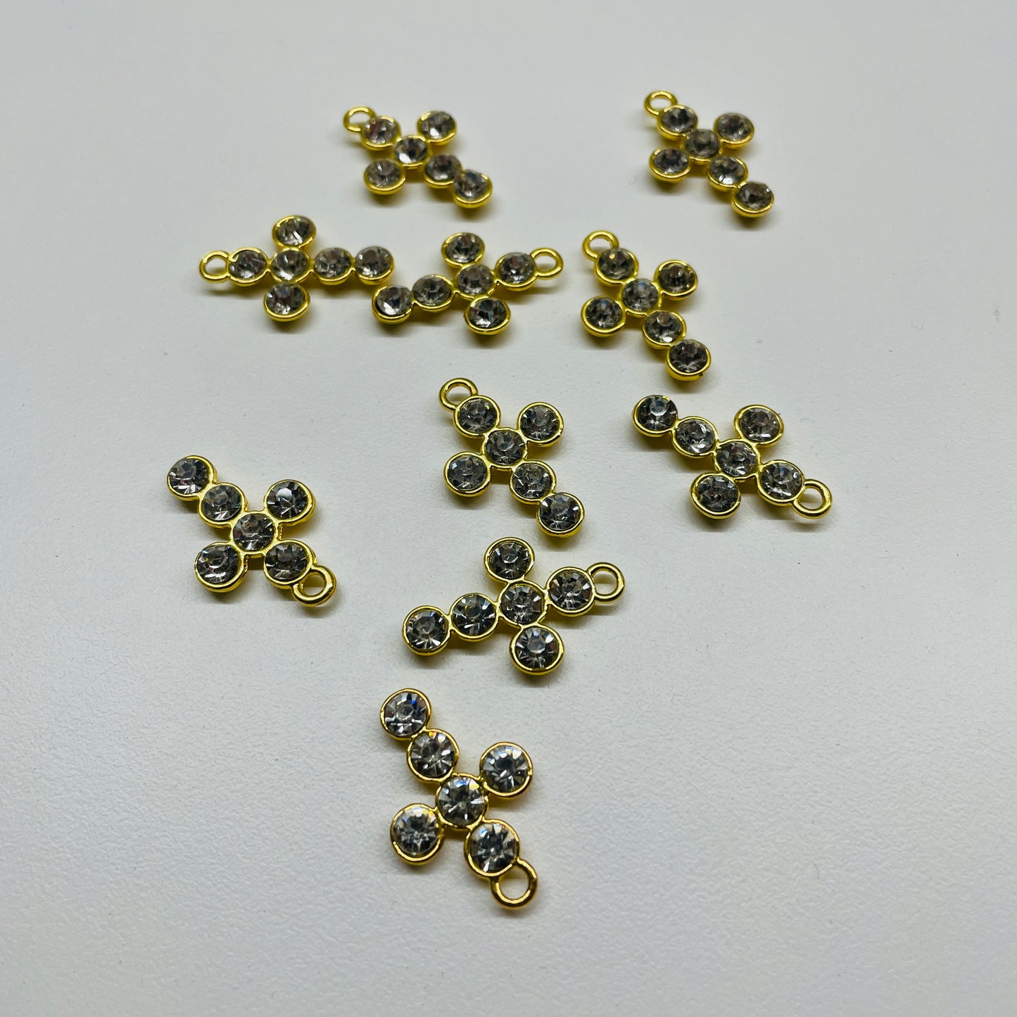 10 X DIAMONTE CROSS LARGE CHARM