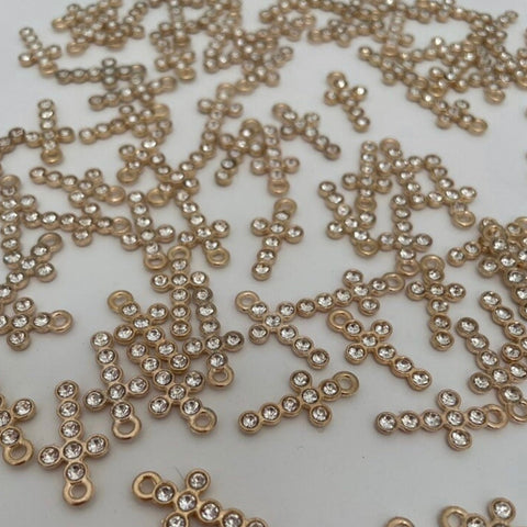 10 x GOLD DIAMANTÉ CROSS CHARMS