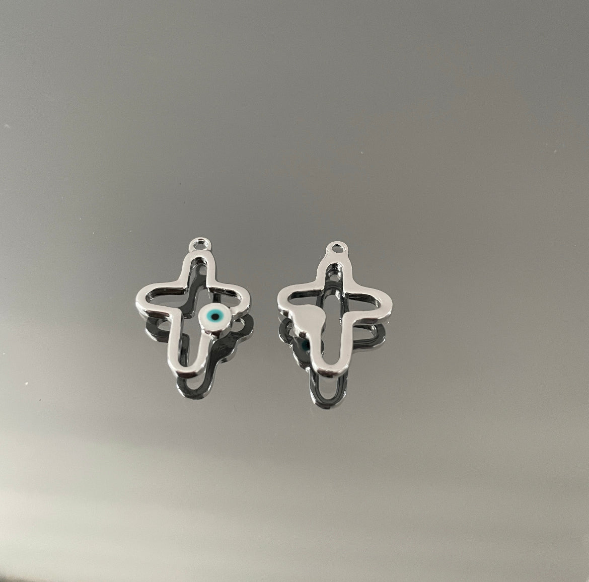 10 X SILVER EVIL EYE CROSS CHARM