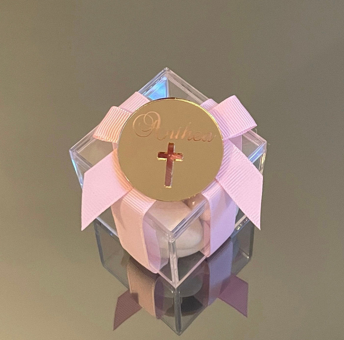 CUT OUT CROSS BOMBONIERE