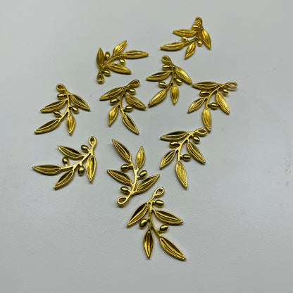 10 X GOLD METAL OLIVE LEAF BRANCH CHARM