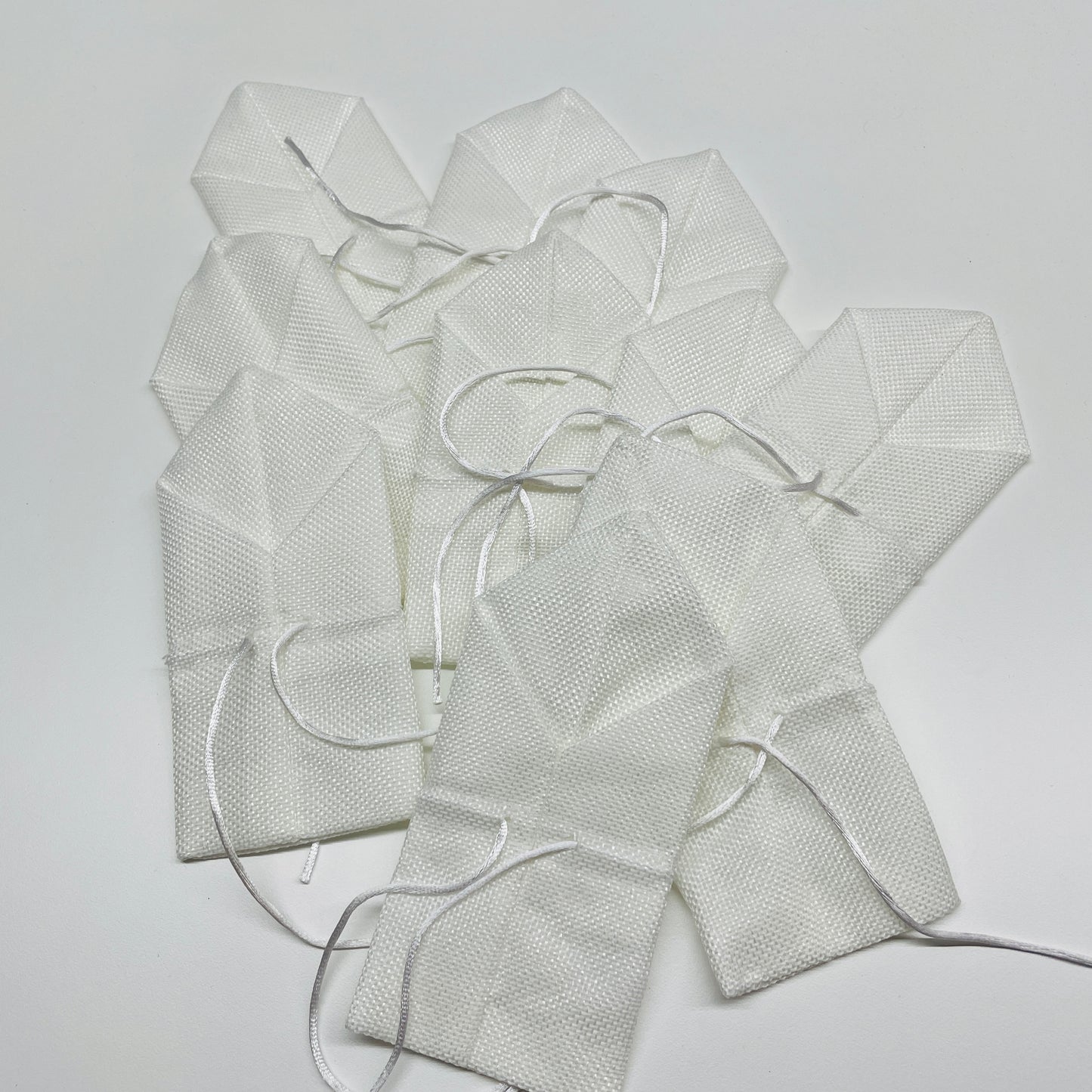 10 X WHITE DRAWSTRING POINT POUCHES
