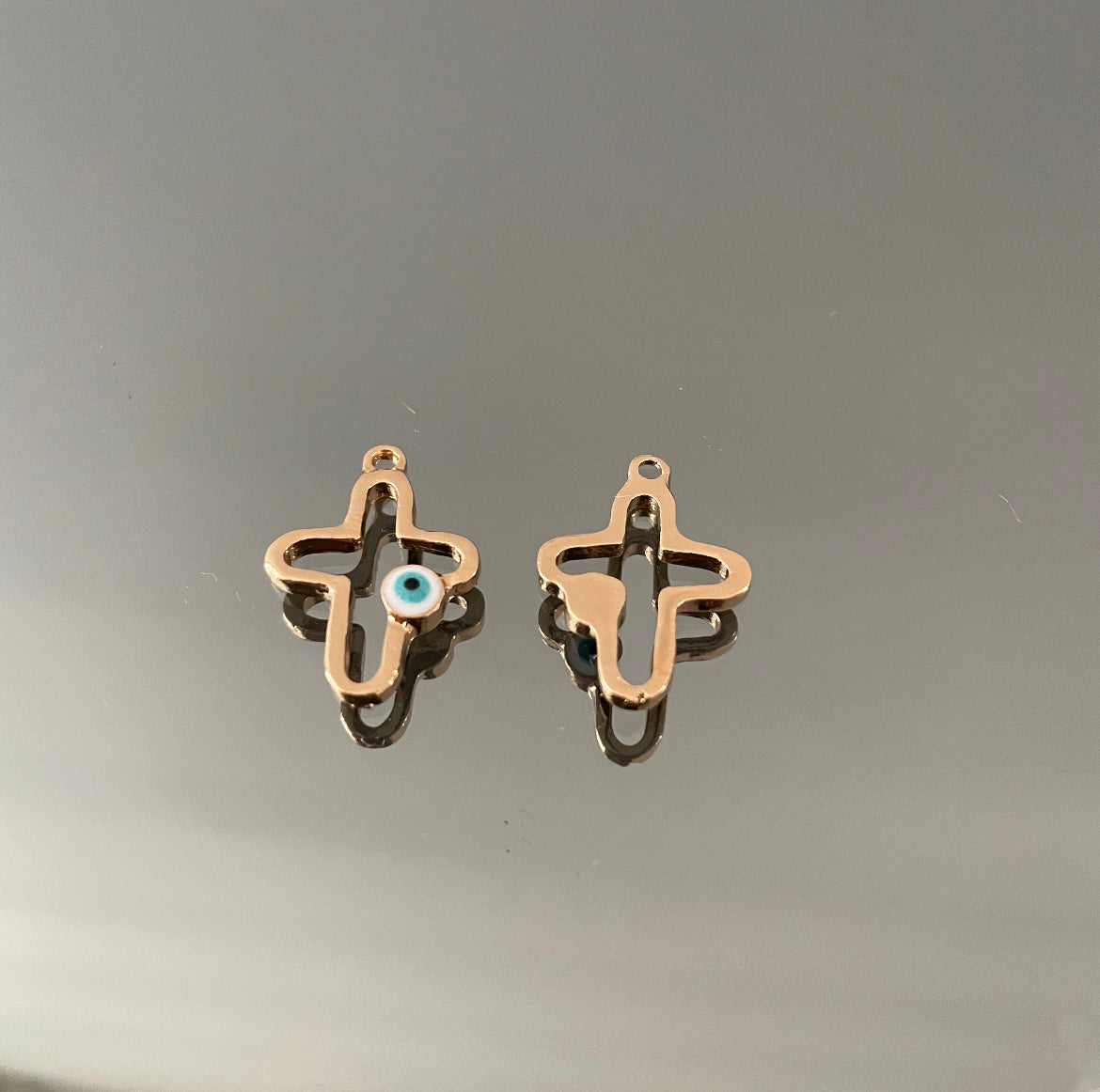 10 X GOLD EVIL EYE CROSS CHARM