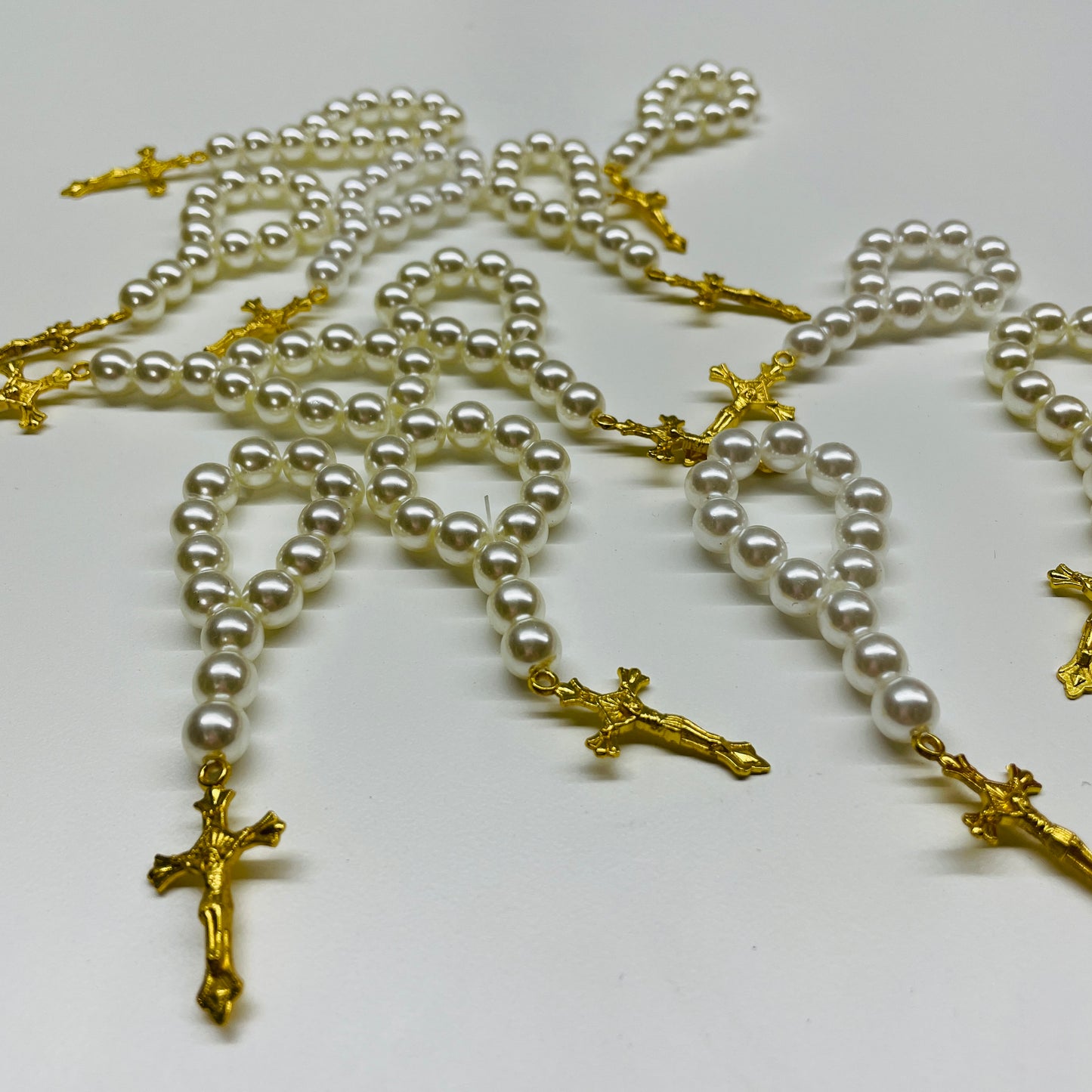 12 X MINI WHITE PEARL ROSARY WITH GOLD CROSS